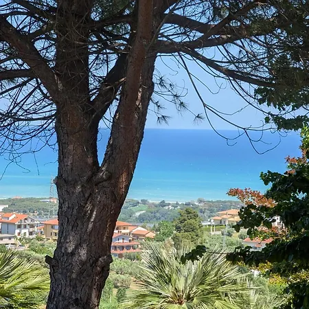 Quadrilocale Spazioso Vista Mare Montagna Relax Apartment *